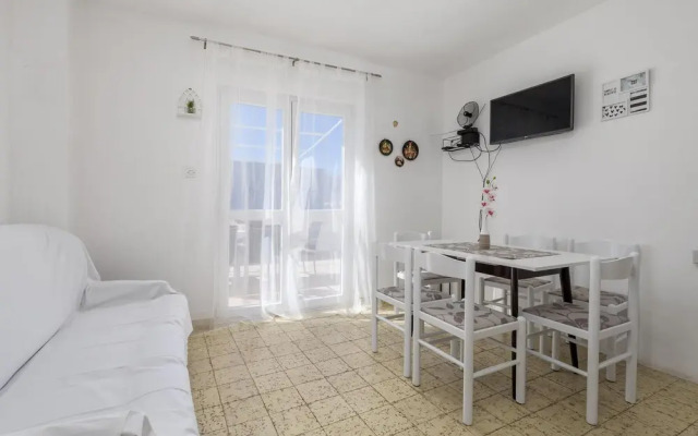 Awesome Apartment in Pag With Wifi and 3 Bedrooms