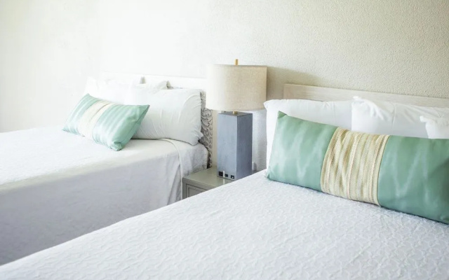 Bristol Plaza Resort Motel