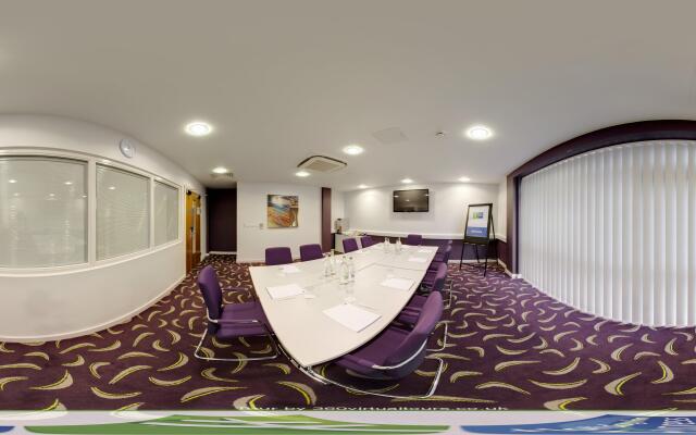 Holiday Inn Express Dunstable by IHG