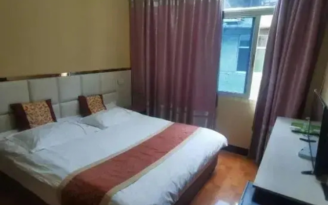 Lishui Chengzhong Hotel