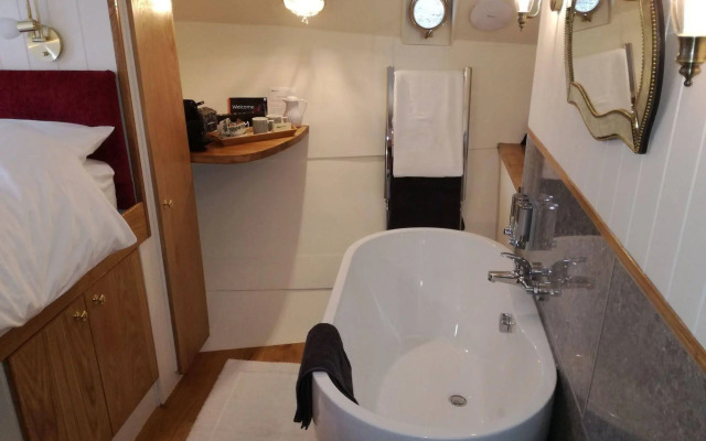 Hotel Barge Waternimf