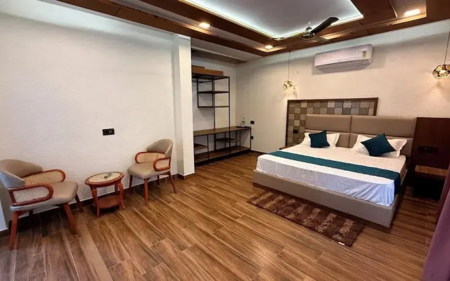 Yes Hotel By The Ganges