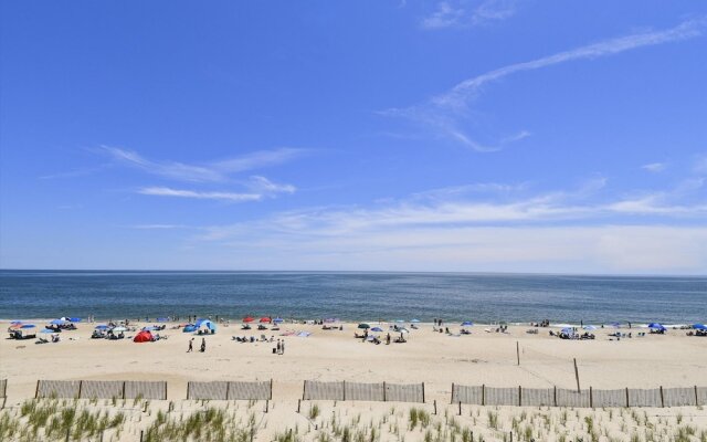 Atlantic Watergate 16 by Long & Foster