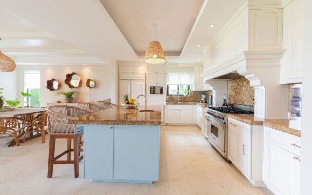 Luxurious 4 Bedroom Condo