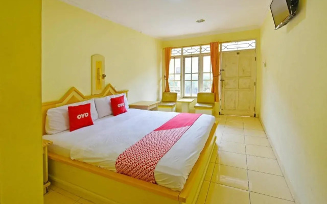 OYO 3722 Hotel Mutiara