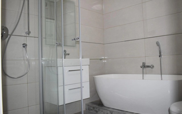 Aya Luxury Apartment 84