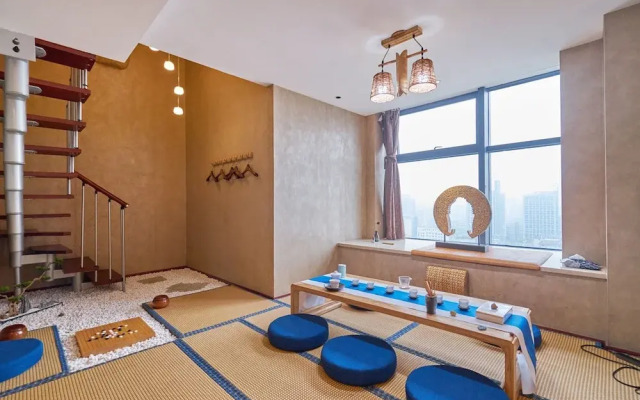 Summer Flower Apartment