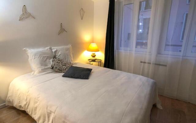 Beauty & The Beast Old Town Cosy Apartments