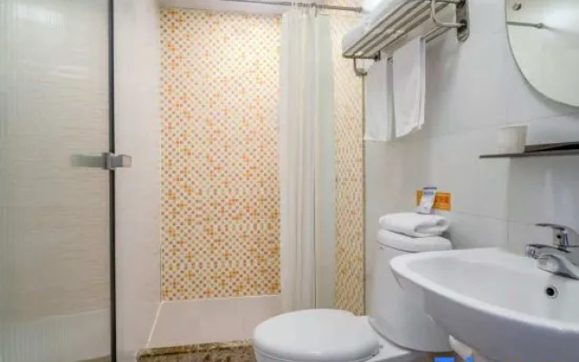 Home Inn Huayi Hotel(Hengyang City,Yanfeng District,Homestay Culture Square Store – Bathroom – Hengyang