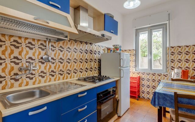 Spacious Holiday Home in Tresnuraghes near Sea