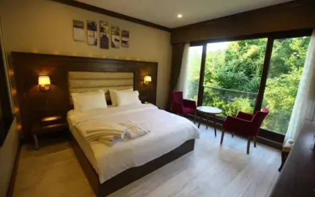 Şelale Otel