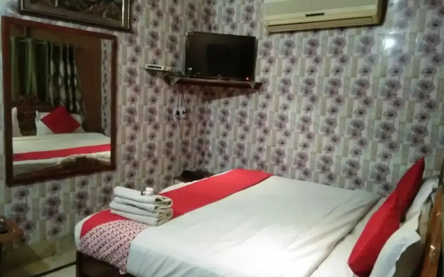Goroomgo Rashmi Agra