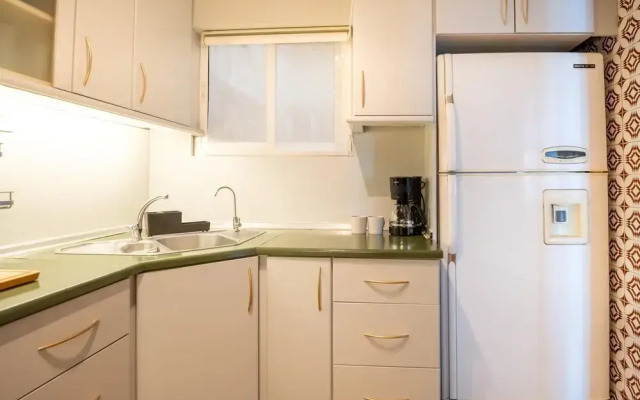 Sleek Flat With Sea View Balcony 2 min to Coast