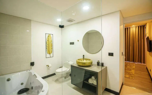 First Class Hotel