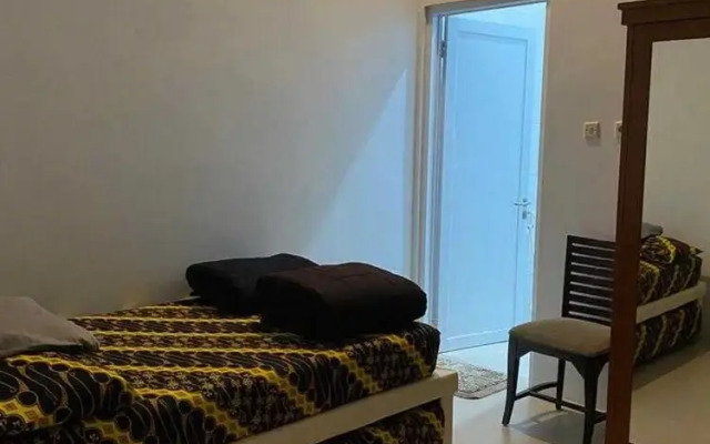 EXPRESS O 91923 Homestay Zona