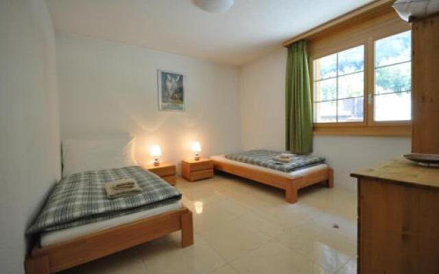 Family Frame Apartment