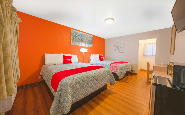 Royal Gateway Motel By OYO