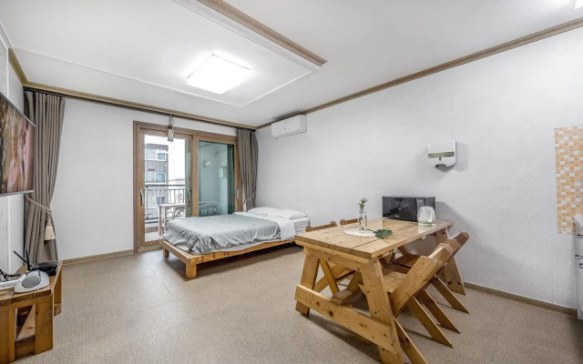 Yeosu Junghyun Pension