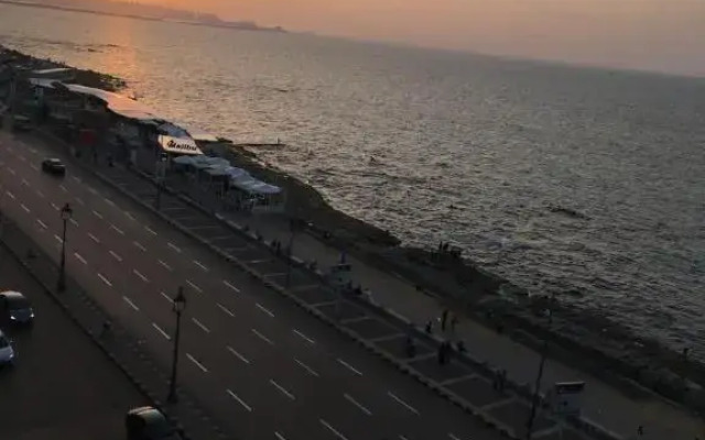 sporting sea view two bedroom appartement