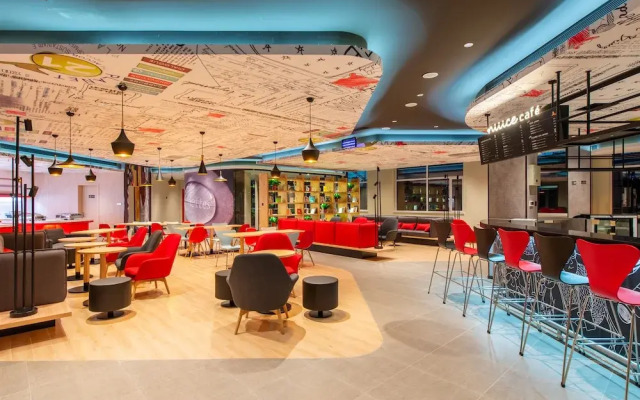 Hotel Ibis Dalian Yida Spring Field Hotel
