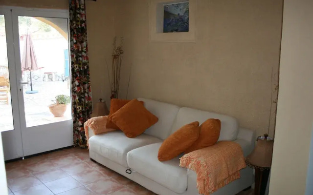 Lovely Holiday Home in Aigues With Private Swimming Pool