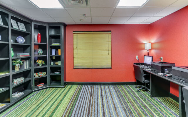 Holiday Inn Express Hotel & Suites Huntsville by IHG