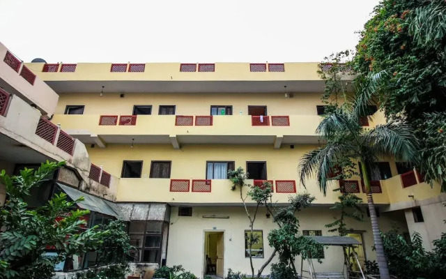 OYO Flagship 22531 C Scheme Ashok Nagar