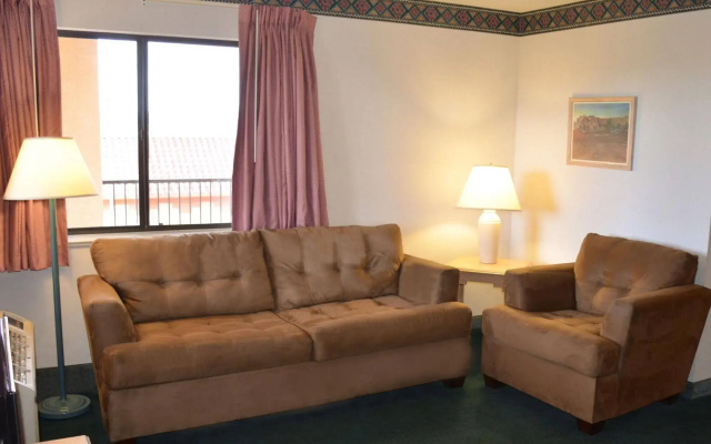 Navajoland Inn
