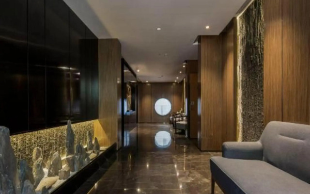 Baiwei Hotel (Zhengzhou CBD Exhibition Center)