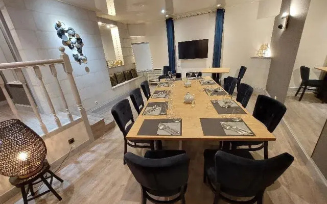 Logis Loire Hotel - Les Cocottes Restaurant