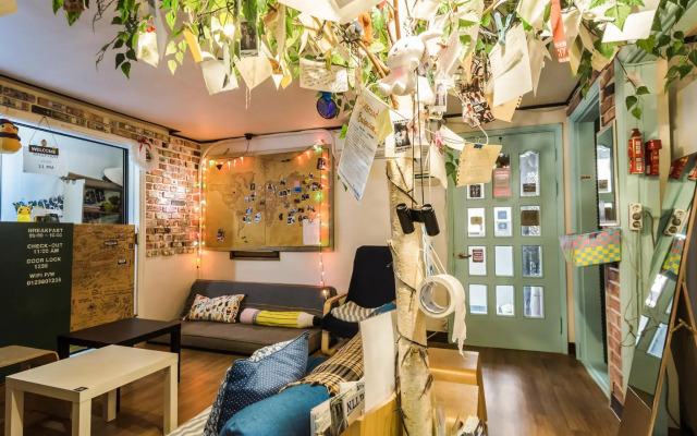 Crossroad Backpackers