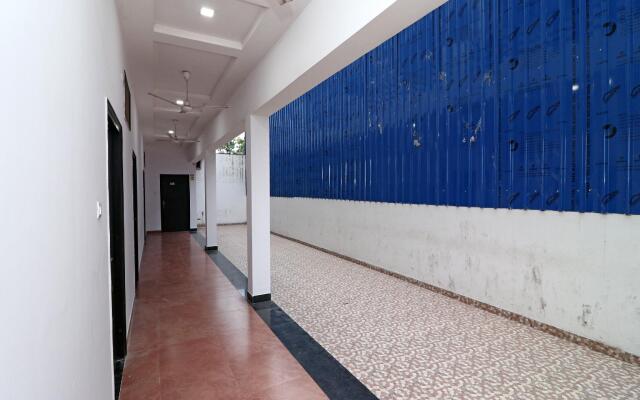 OYO 16080 The Royal Orchid