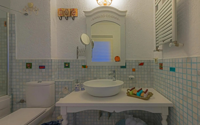 Aeneas Hotel