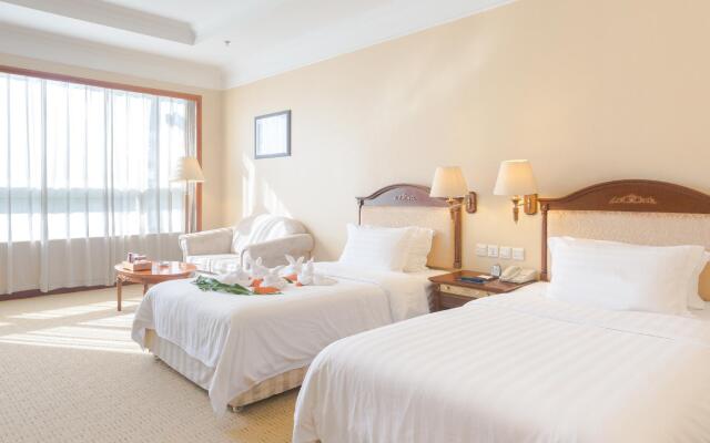 Xiamen International Seaside Hotel (hotel corridor leads to the stone exhibition hall)