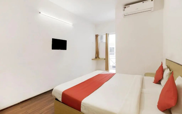 OYO 74511 Hotel Adya