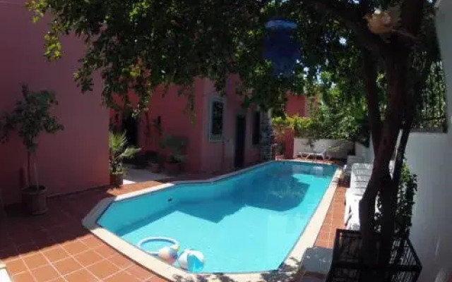Cundahan Guest House