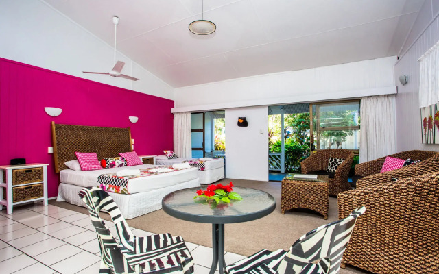 The Black Pearl Beach Side Apartments