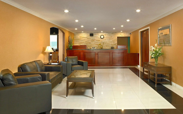Coast Fraser Inn
