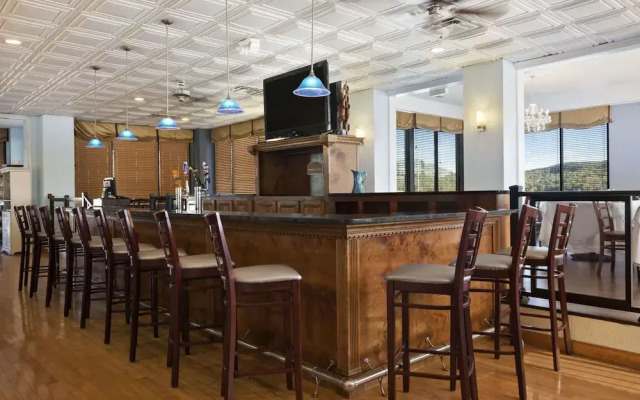 Holiday Inn Lake Guntersville