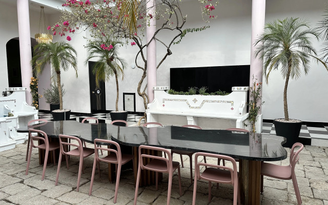 HOLT's Hotel De Mi Independencia