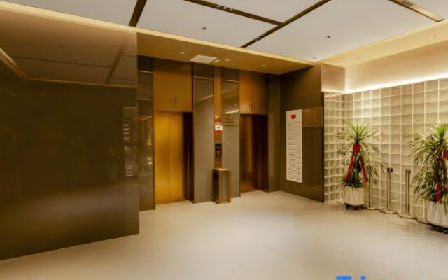 Jifeng International Hotel (Jinghe Bus Station Branch)