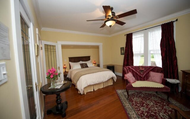 Clayburn Village Bed and Breakfast
