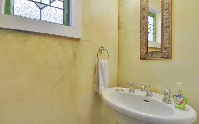 Amelia Home by Avantstay In Historic Old Town w/ Pool