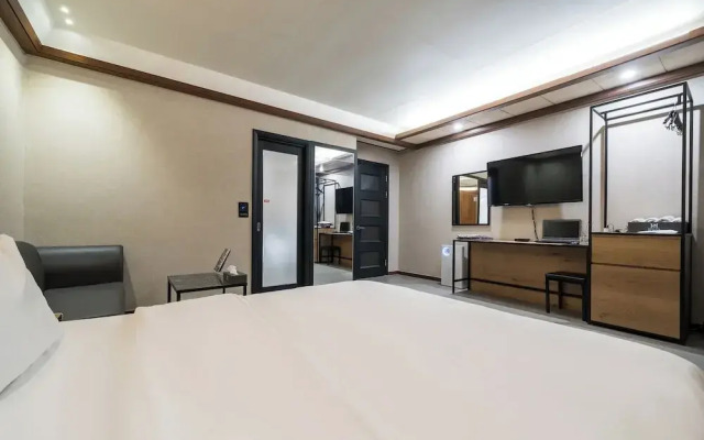 SKYHOTEL
