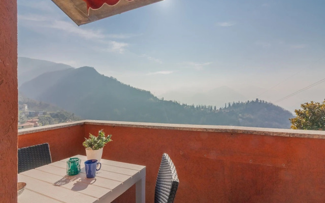 Roberta s Home in Perledo