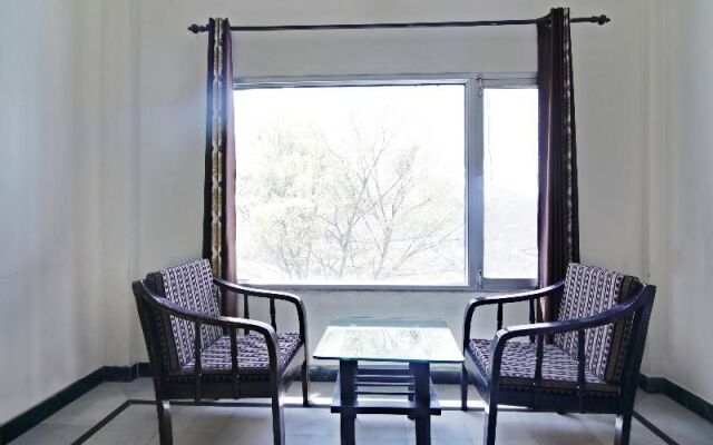 OYO 22122 Hotel Falcon Crest