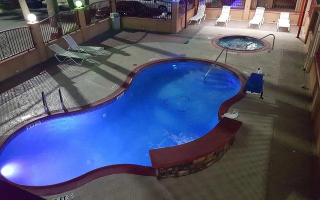 Super 8 Alamo/McAllen Area