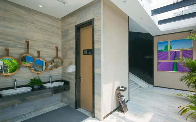 Lavande Hotel Wuhan Wusheng Road