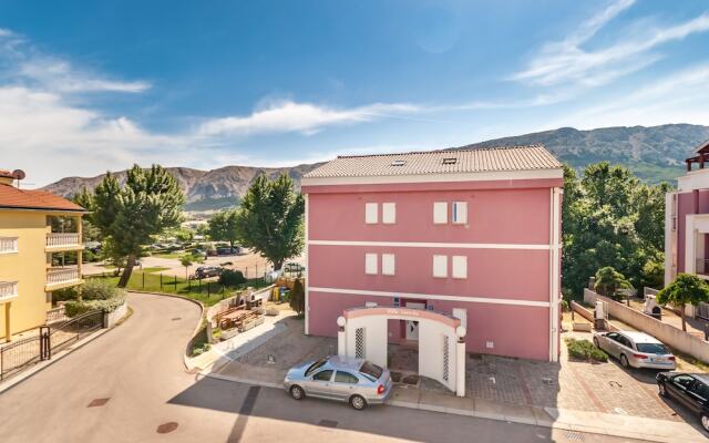 Nadica Lovorka 2 Baska Island Krk