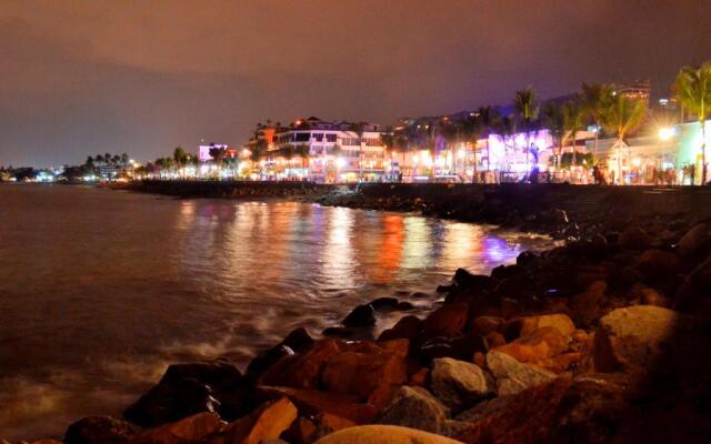 Modern Pool Side 3 Bedroom House, Puerto Vallarta